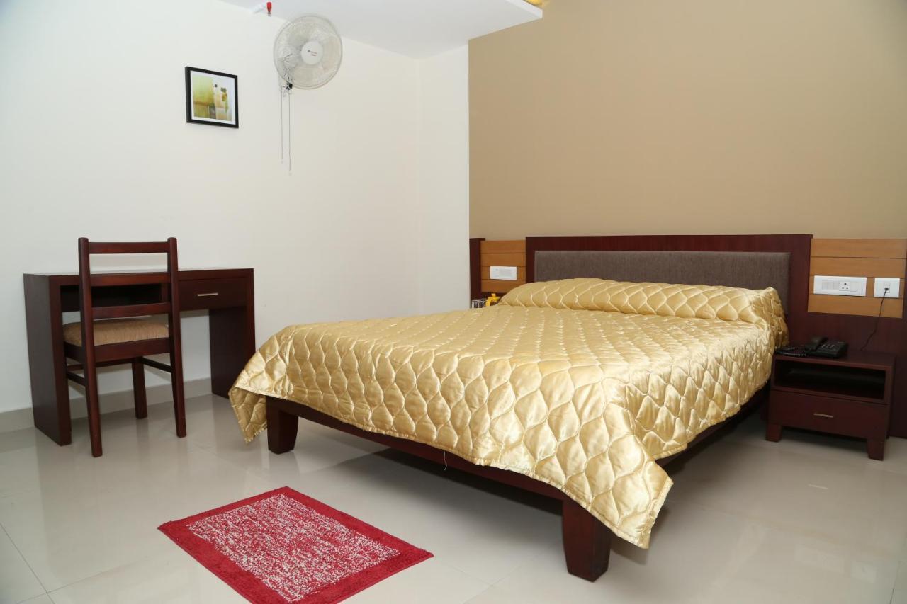 Perintalmanna Hazmi Inn מראה חיצוני תמונה
