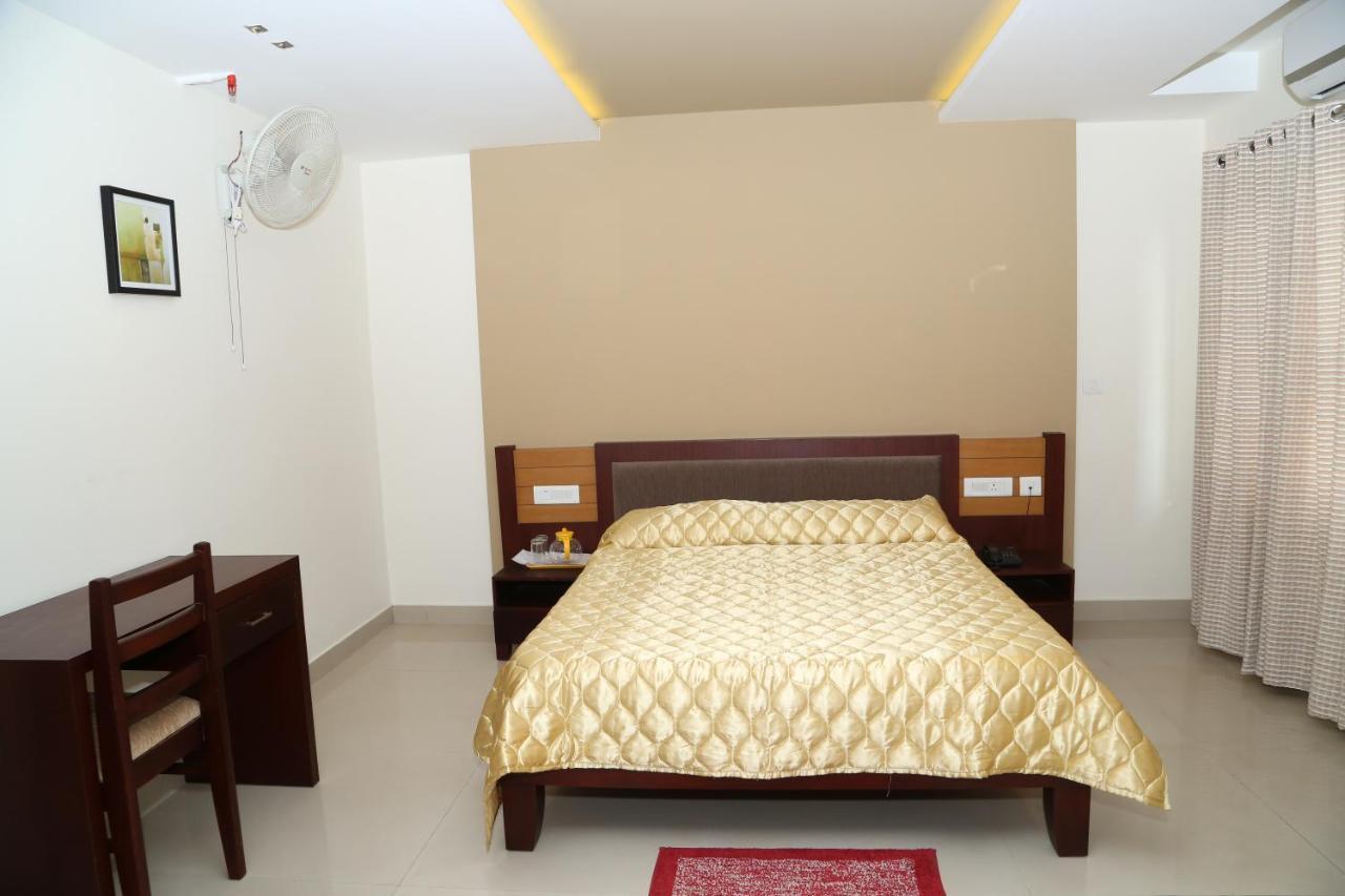 Perintalmanna Hazmi Inn מראה חיצוני תמונה