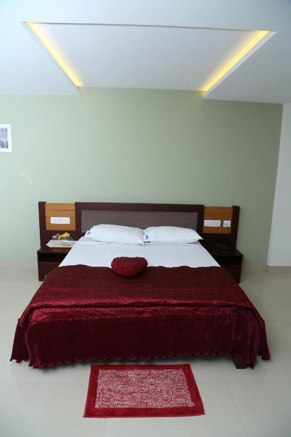 Perintalmanna Hazmi Inn מראה חיצוני תמונה