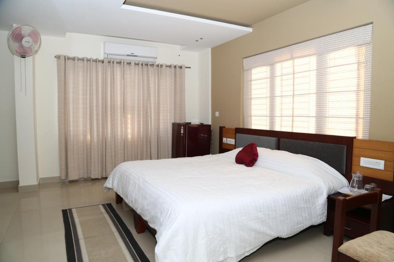 Perintalmanna Hazmi Inn מראה חיצוני תמונה