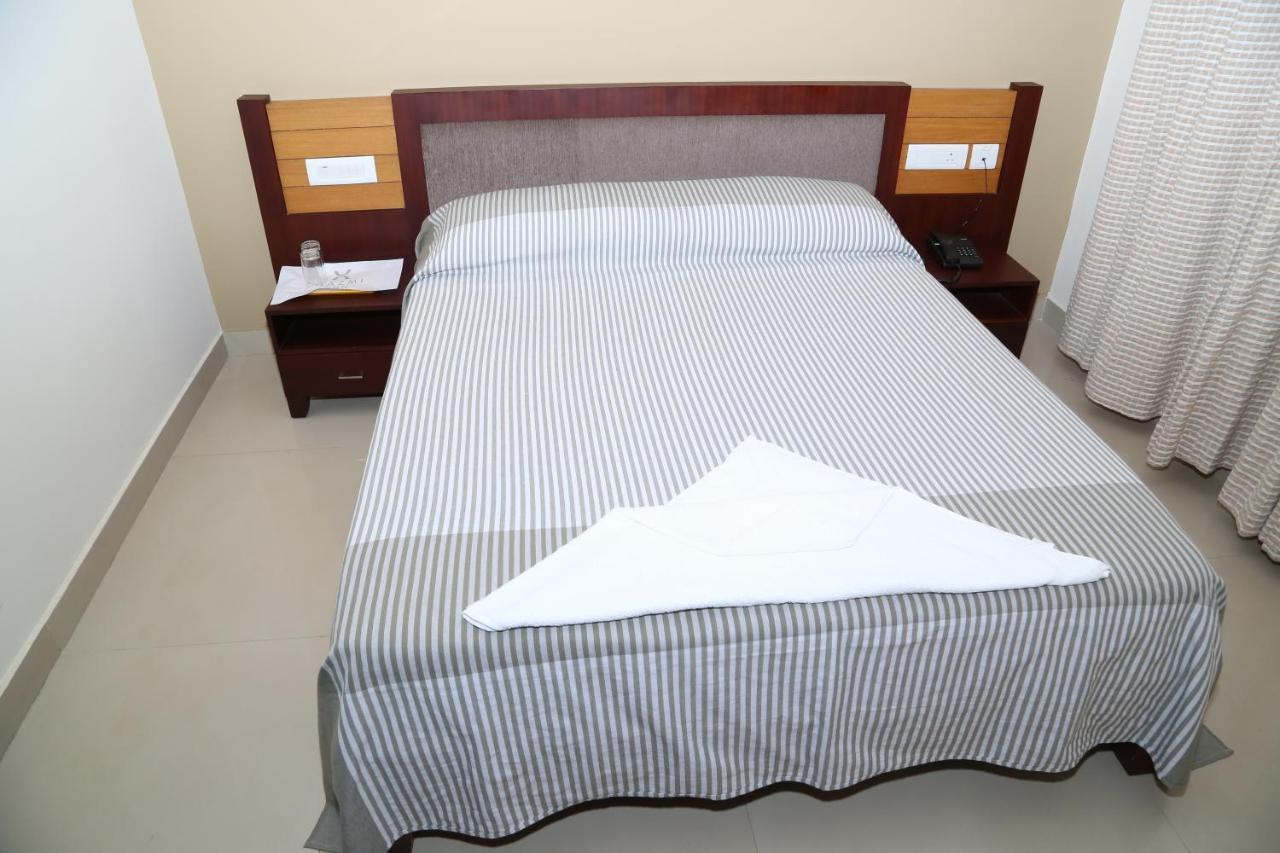 Perintalmanna Hazmi Inn מראה חיצוני תמונה